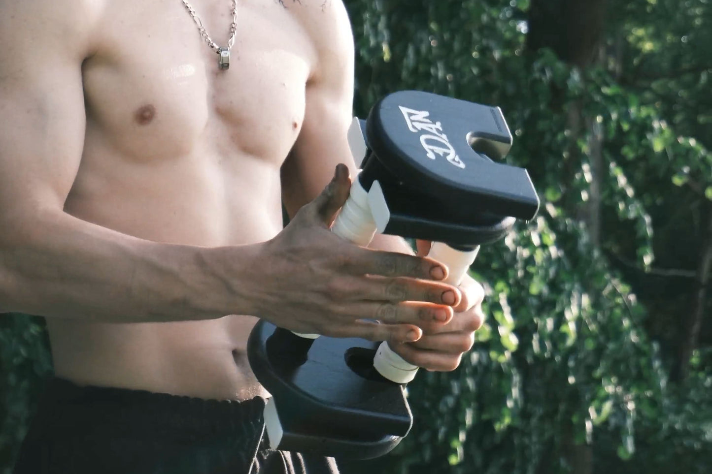 PARA-CLIP "Signature"